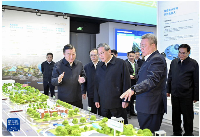 11月18日,中共中央政治局常委、国务院总理李强在北京参观调研中国建筑科技展。.png 11月18日,中共中央政治局常委、国务院总理李强在北京参观调研中国建筑科技展。.png